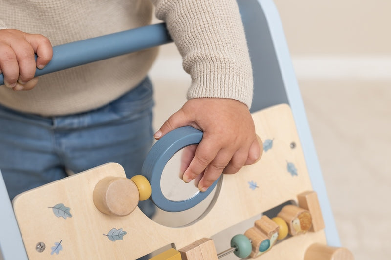 Houten loopwagen Forest Friends met activiteiten van Little Dutch