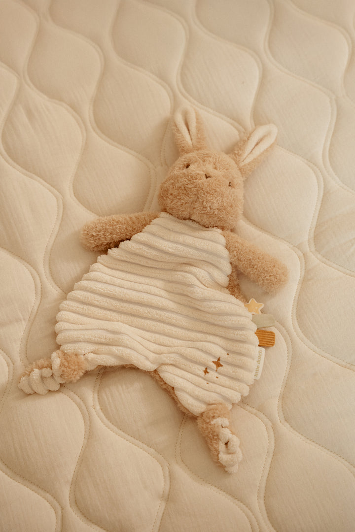 Little Dutch Knuffeldoekje Newborn Naturals in zacht beige voor baby’s