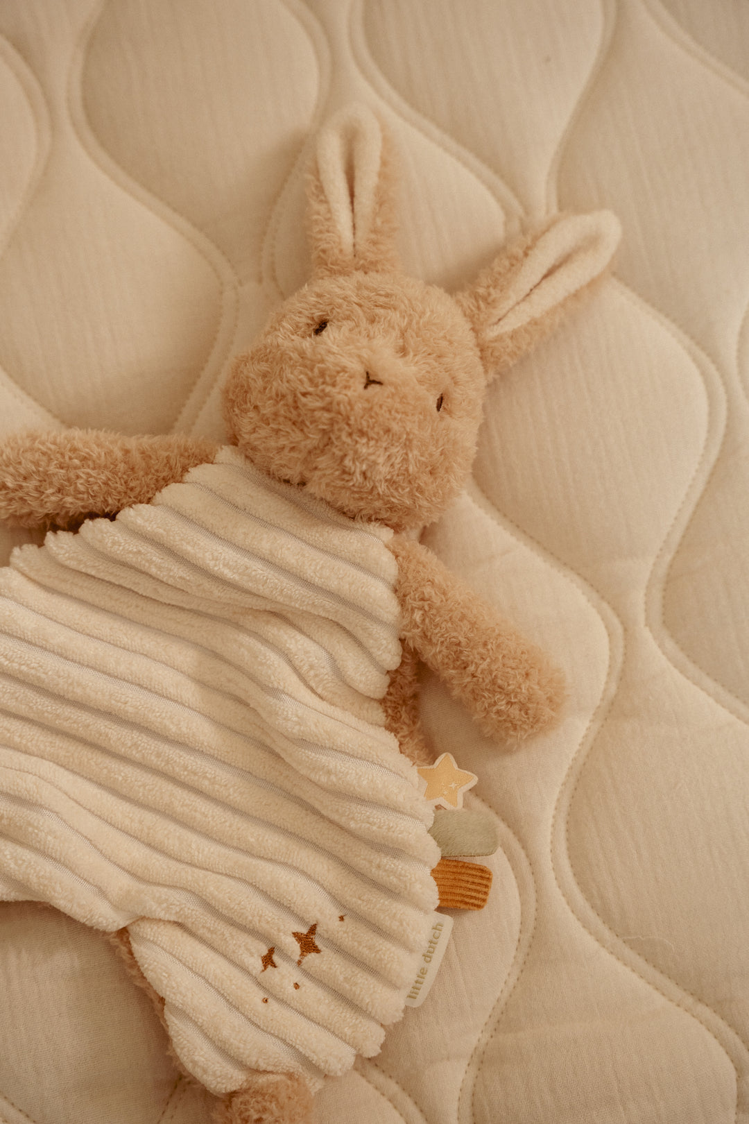 Little Dutch Knuffeldoekje Newborn Naturals in zacht beige voor baby’s