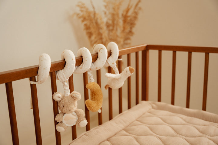 Little Dutch Activiteitenspiraal Newborn Naturals met zachte figuren en texturen