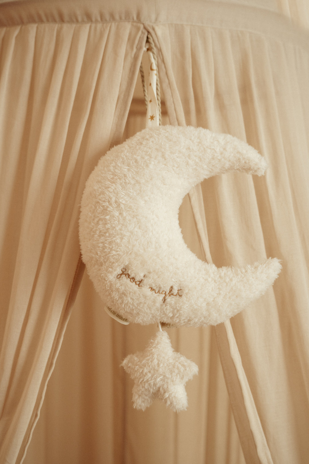 Little Dutch Muziektrekker Newborn Naturals in maanvorm met rustgevend slaapliedje
