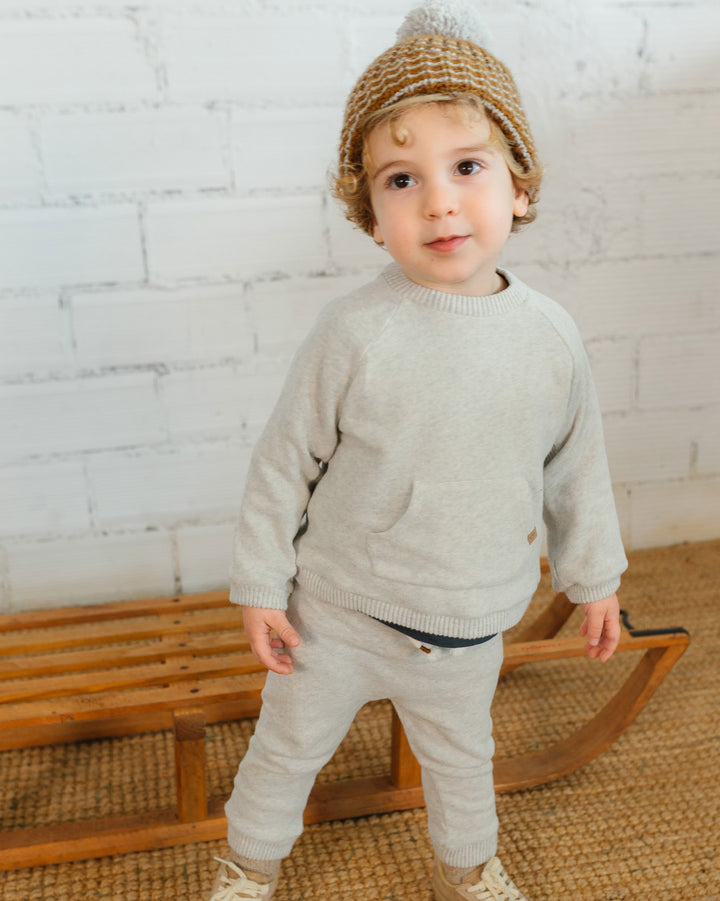 Buho babybroek in Light Grey met elastische tailleband, decoratief trekkoord en geribde manchetten, gemaakt van zacht katoen