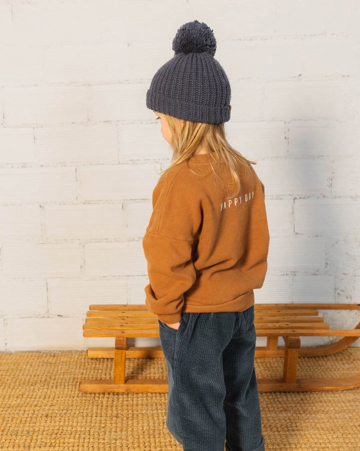 Buho zachte fleece sweater in Toffee met "Oh happy day" print, ronde hals en geribde boorden