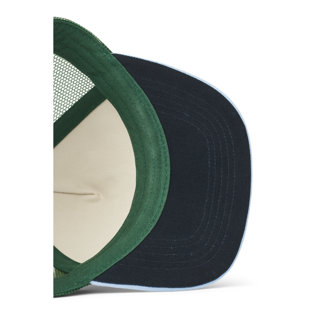Liewood Delia trucker pet in Classic Navy Multi Mix met ademend gaas en zonneklep