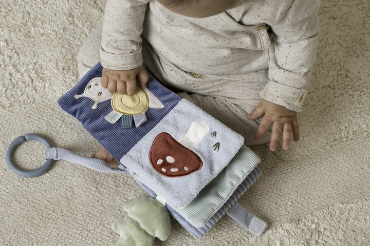 Little Dutch buggyboekje  met interactieve elementen uit de Forest Friends collectie.