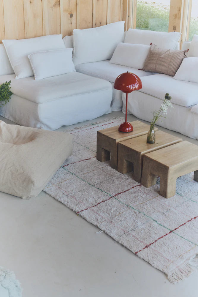Lorena Canals wasbaar tapijt 90x130 cm in Vintage Nude met strepen en franjes, rustieke stijl