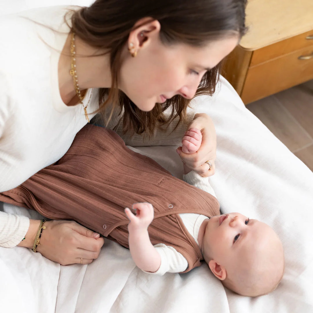 Bemini - Slaapzak Magic Bag 1-4m Swaddle 0.5 TOG | Moka