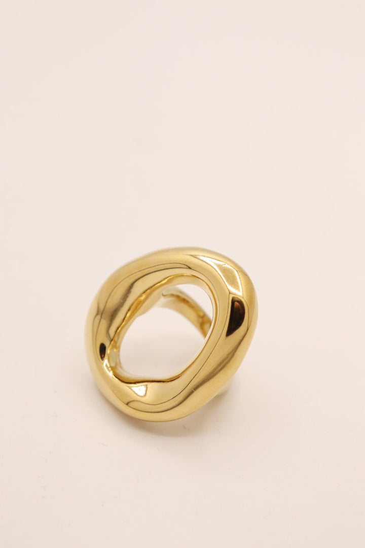 Masté Antwerp Claire Ring, gemaakt van stainless steel met gouden plating, duurzaam, waterproof en allergievrij