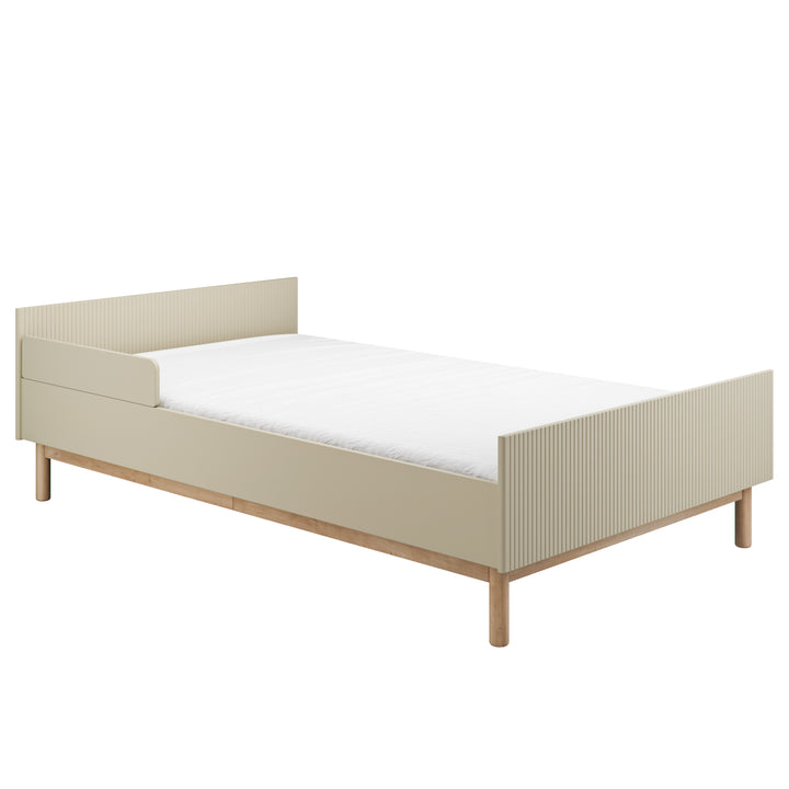 Champagne twijfelaarbed Pinio Miloo 120x200 cm met verstelbare lattenbodem