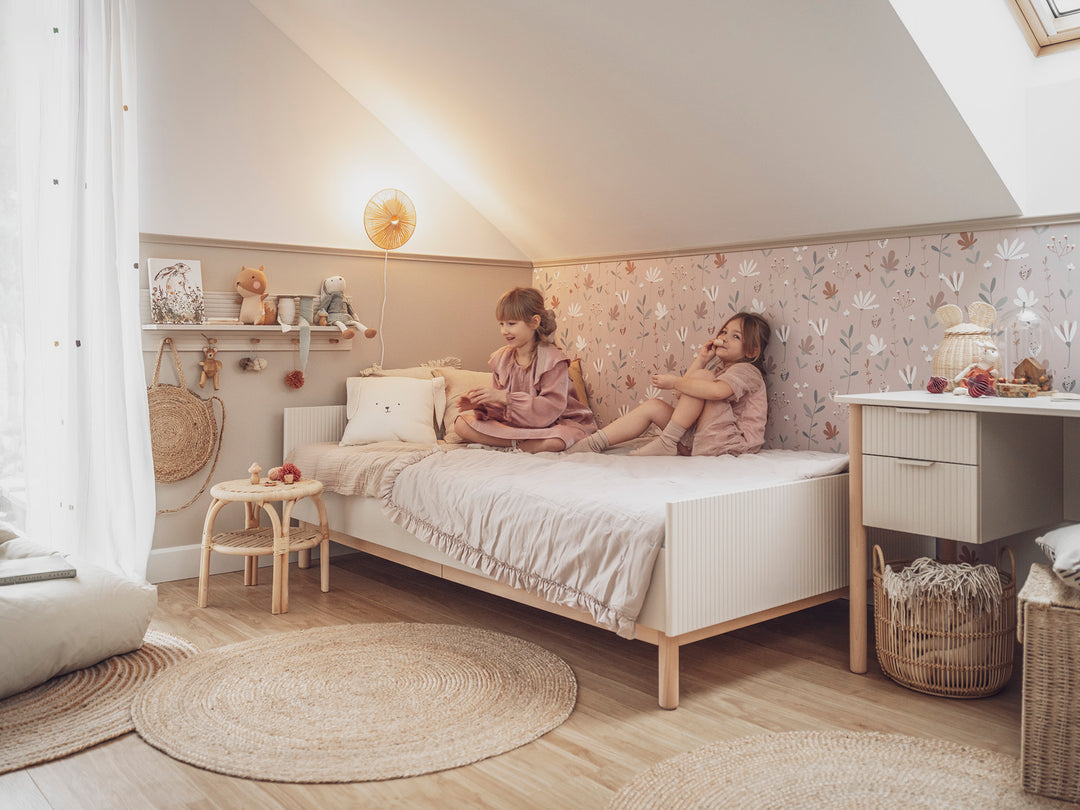 Champagne Pinio Miloo kinderbed 90x200 cm met verstelbare lattenbodem en houten poten