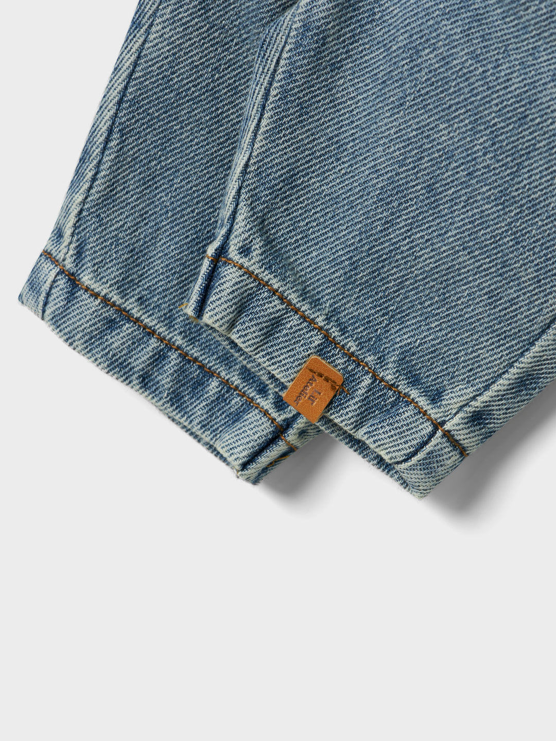 Lil Atelier Jeans Broek Karole Tapered Medium Blue van biologisch katoen