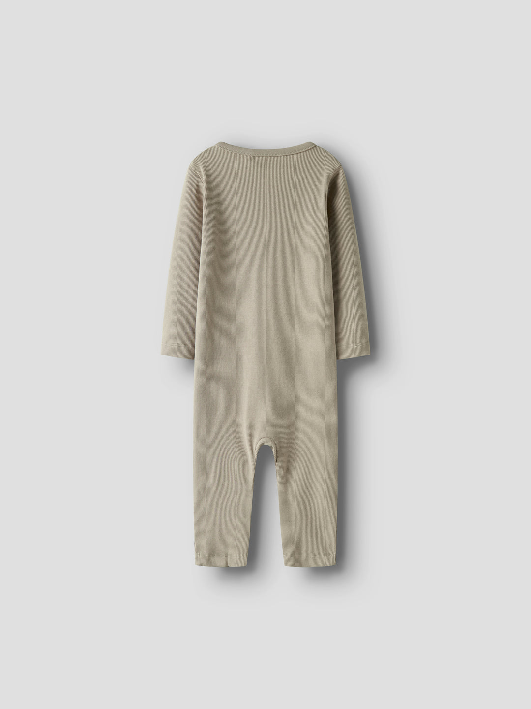 Beige ribtricot kruippakje van biologisch katoen met lange mouwen van Name It