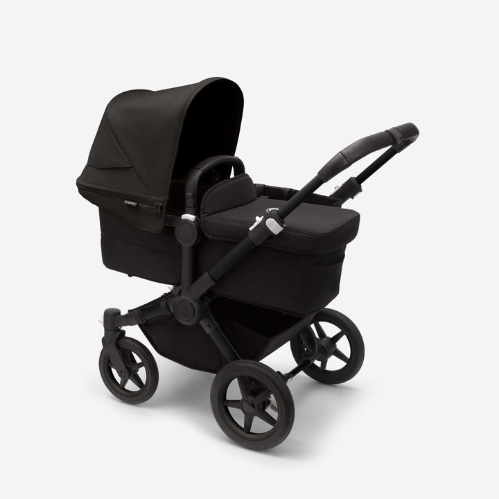 Bugaboo Donkey5 Mono kinderwagen in Black / Midnight Black, om te vormen tot duo kinderwagen, met ruime opbergcapaciteit en UPF 50+ zonnekap.