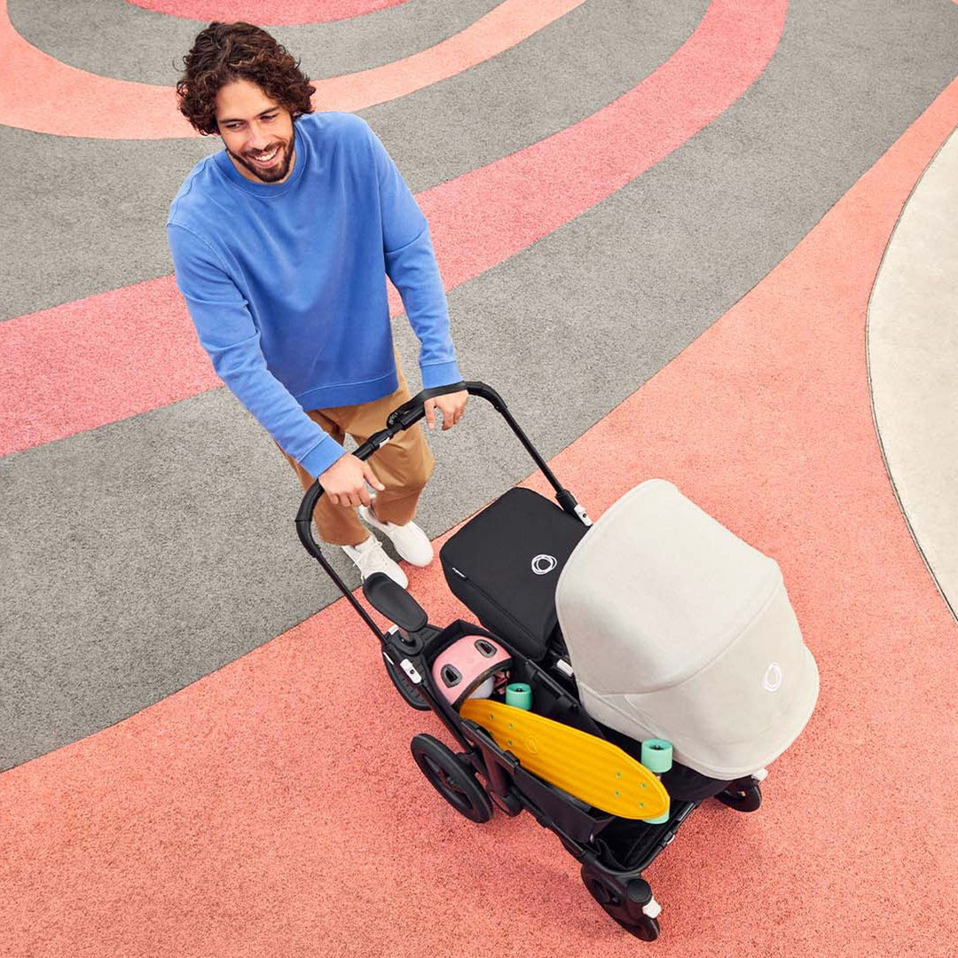 Bugaboo Donkey5 Mono kinderwagen in Graphite / Grey Melange, om te vormen tot duo kinderwagen, met ruime opbergcapaciteit en UPF 50+ zonnekap.