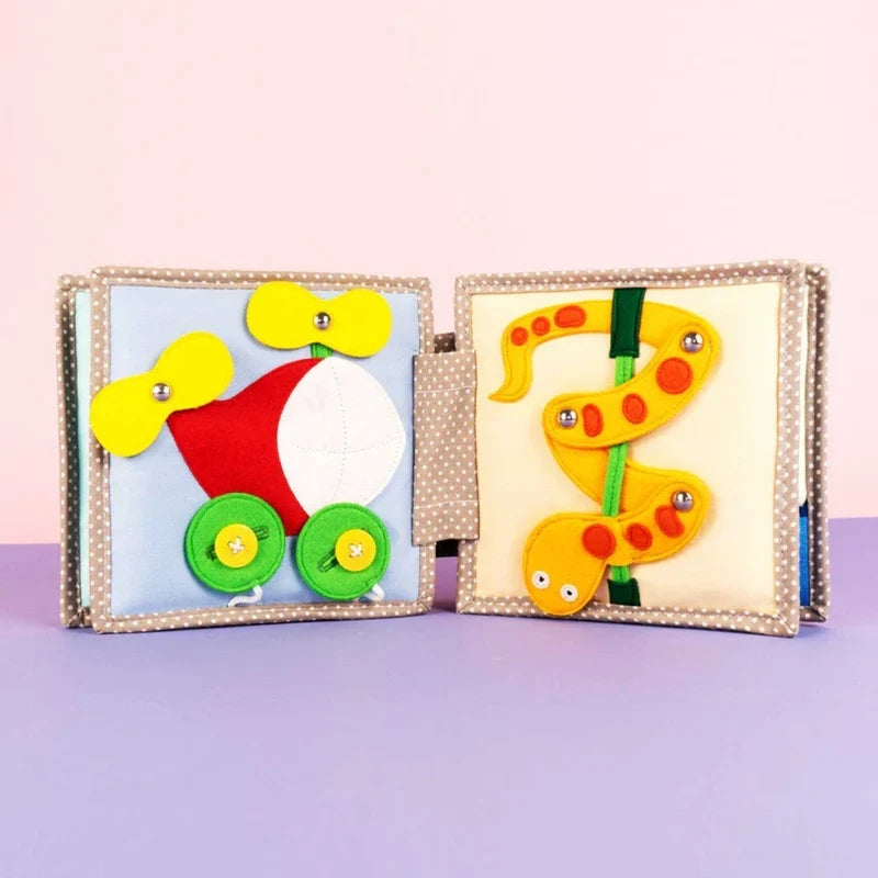 Jolly Designs - Voelboekje Kiekeboe