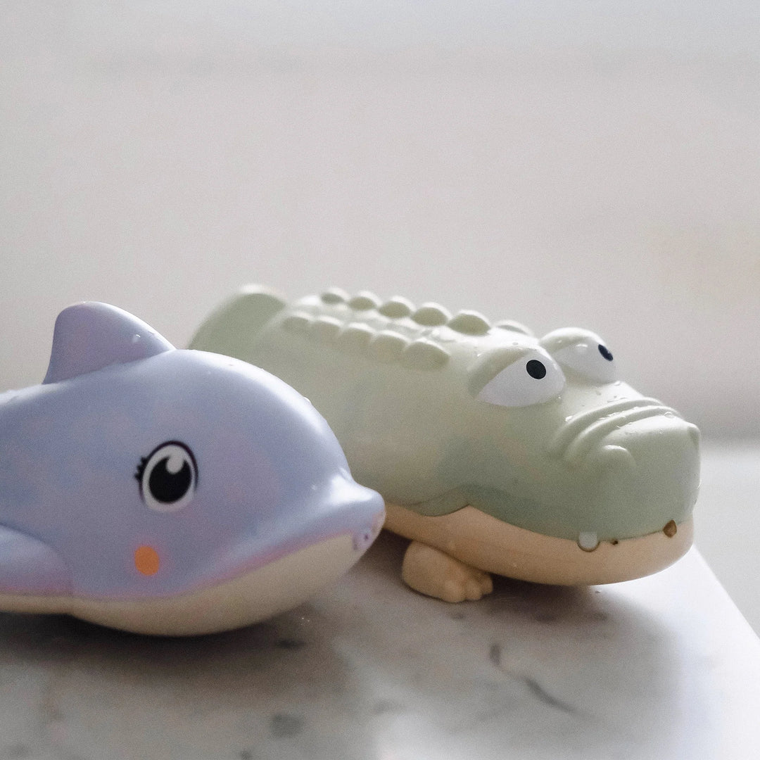 Groen waterpistool in krokodilvorm van Sunnylife voor zomerse waterpret