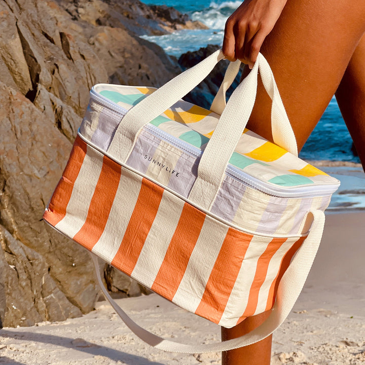 Sunnylife Rio Sun Multi Koeltas met maxistreepprint voor picknicks en stranddagen