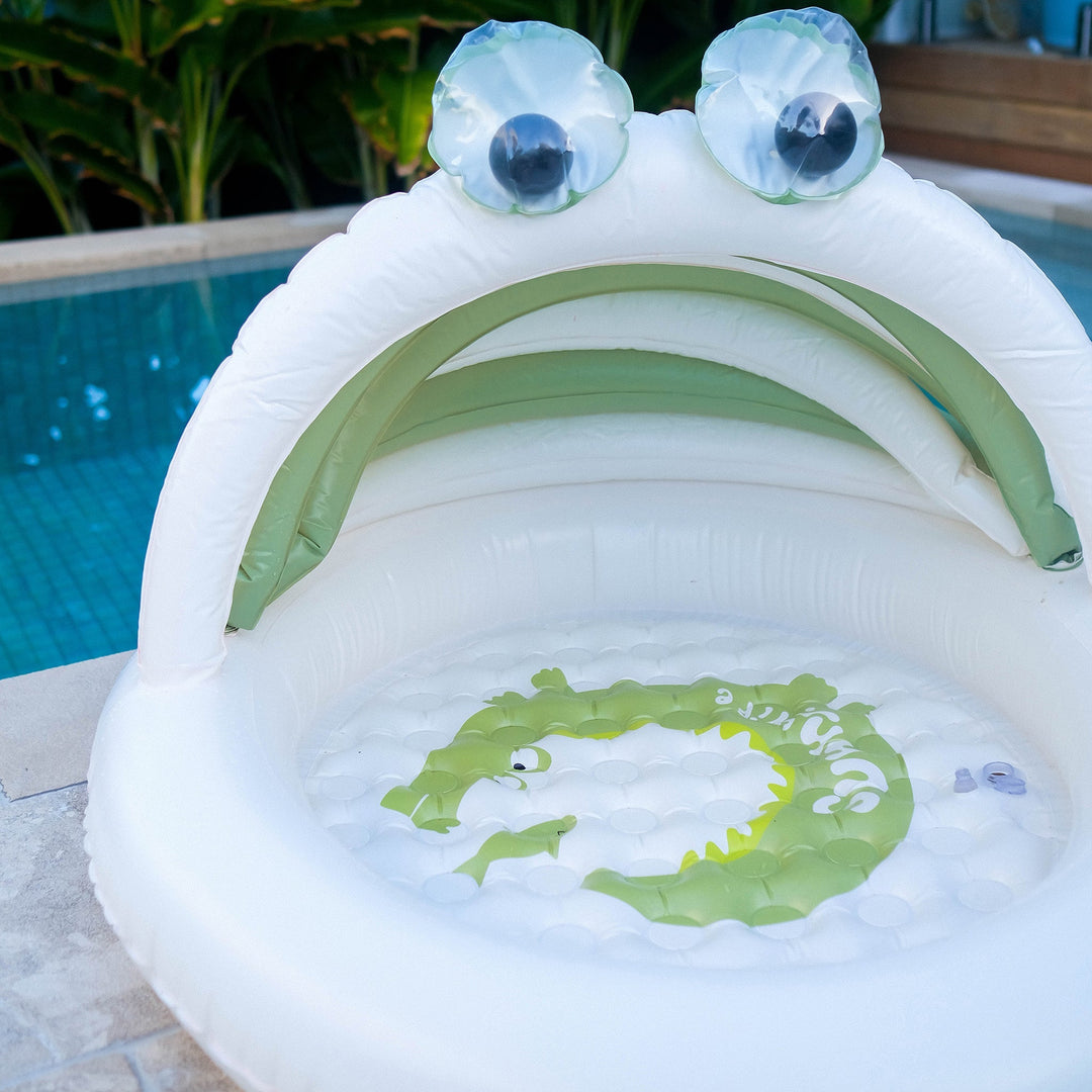 Sunnylife Cookie the Croc Khaki zwembad met zonnescherm en comfortabele bodem