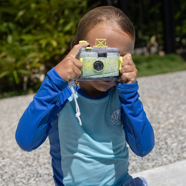 Sunnylife onderwatercamera in citruskleur met waterdichte behuizing