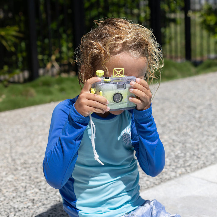 Sunnylife onderwatercamera in citruskleur met waterdichte behuizing