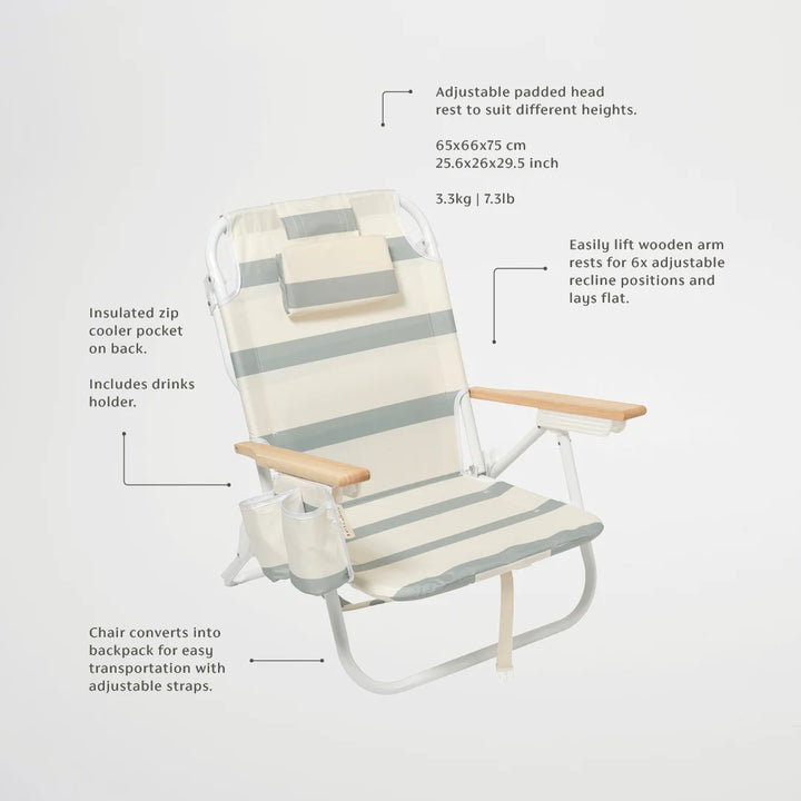 Sunnylife Deluxe strandstoel met groen-witte strepen en houten armleuningen