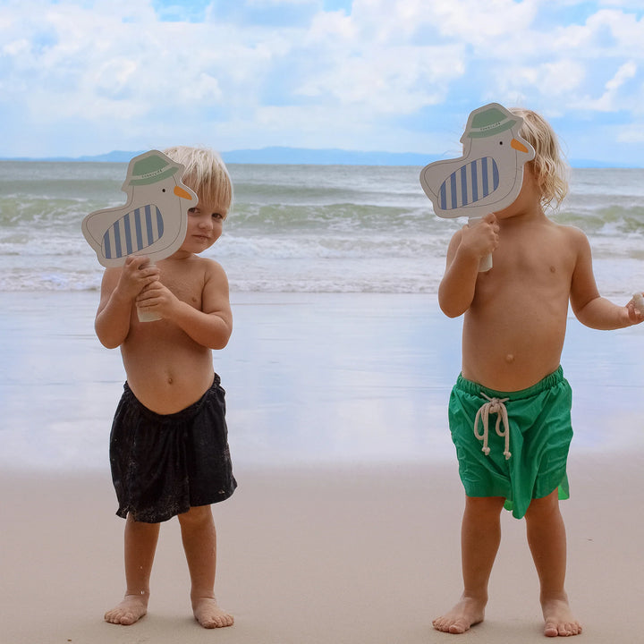 Strandpaletten van Sunnylife met Sid de Zeemeeuw en blauw-wit gestreept ontwerp