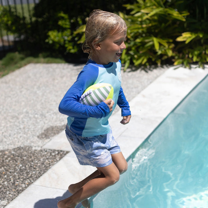 Felgele neopreen rugbybal van Sunnylife met comfortabele grip