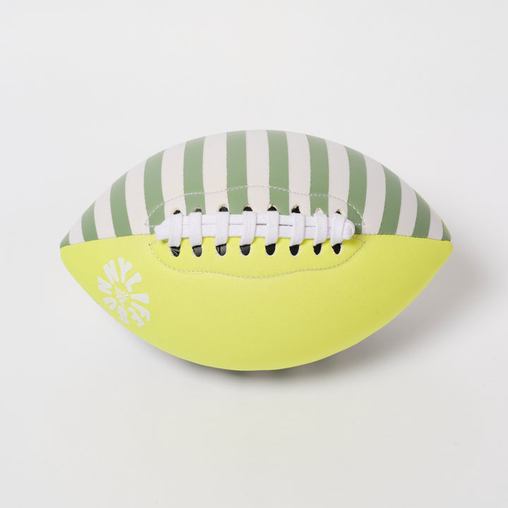 Felgele neopreen rugbybal van Sunnylife met comfortabele grip