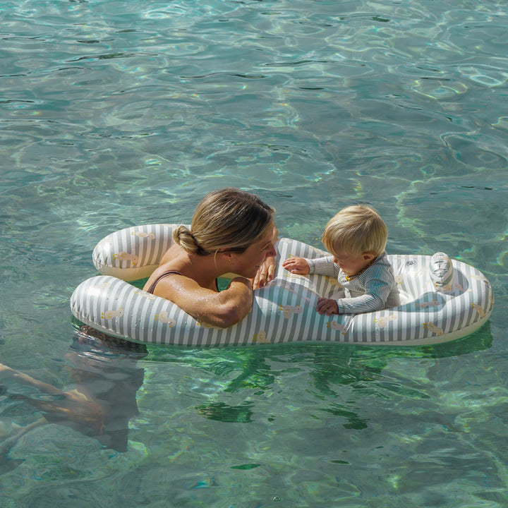 Sunnylife zwemzitje voor ouder en baby in Sage Stripe met eendjesmotief