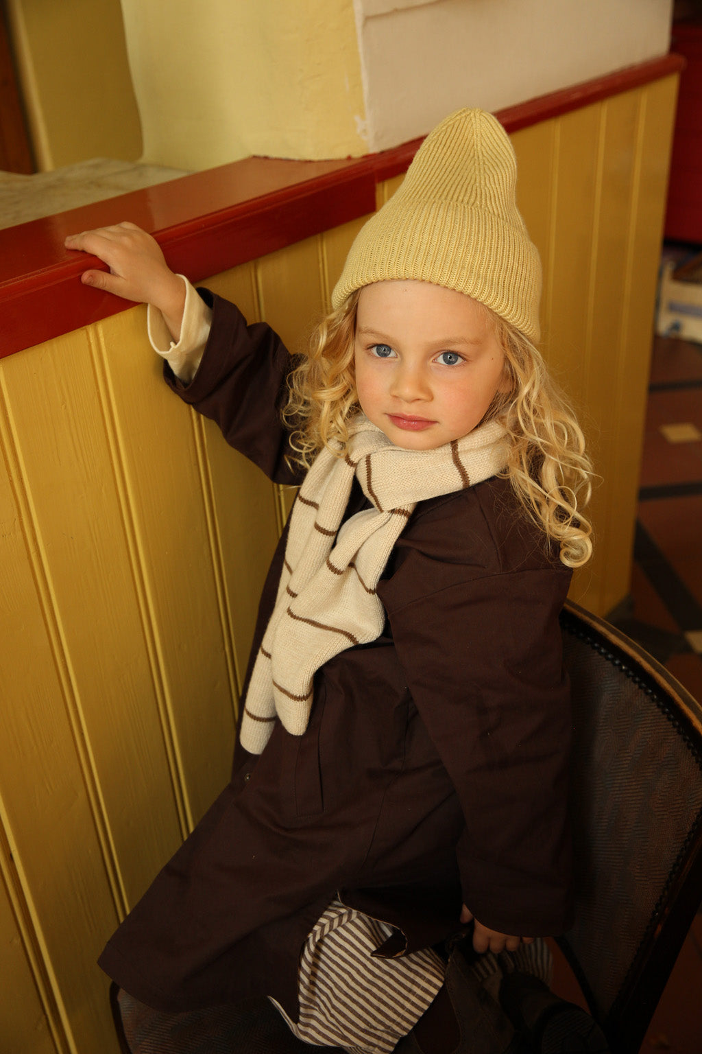 Hvid Igor sjaal in Cream/Mocha met rode strepen, merinowol