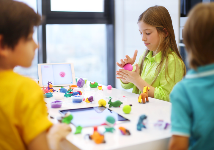 Hey Clay Starterset Klei Dino's met 15 potjes in diverse kleuren