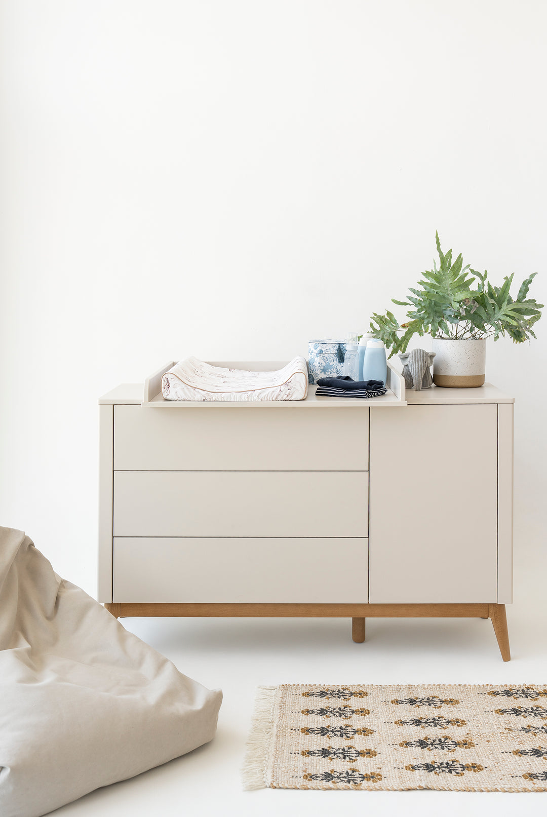 Pinio - Commode Seth 3 Laden + 1 Deur Champagne