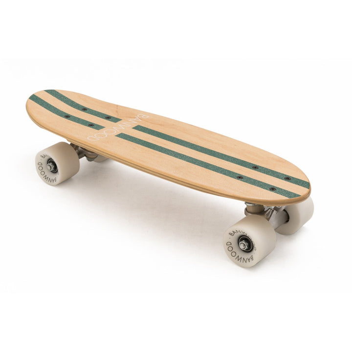 Banwood Skateboard Green in speelse pasteltinten, ideaal voor comfortabel rijden op Canadees esdoornhout