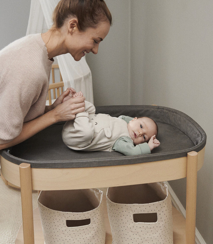 Stokke® Sleepi™ Luiertafel Verzorgingstafel Natural met open legplank en verschoonkussen