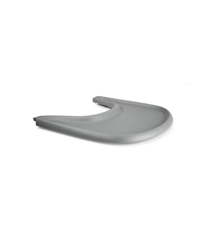 Stokke Tripp Trapp eettablet in Storm Grey, bevestigd aan een Baby Set voor kinderen