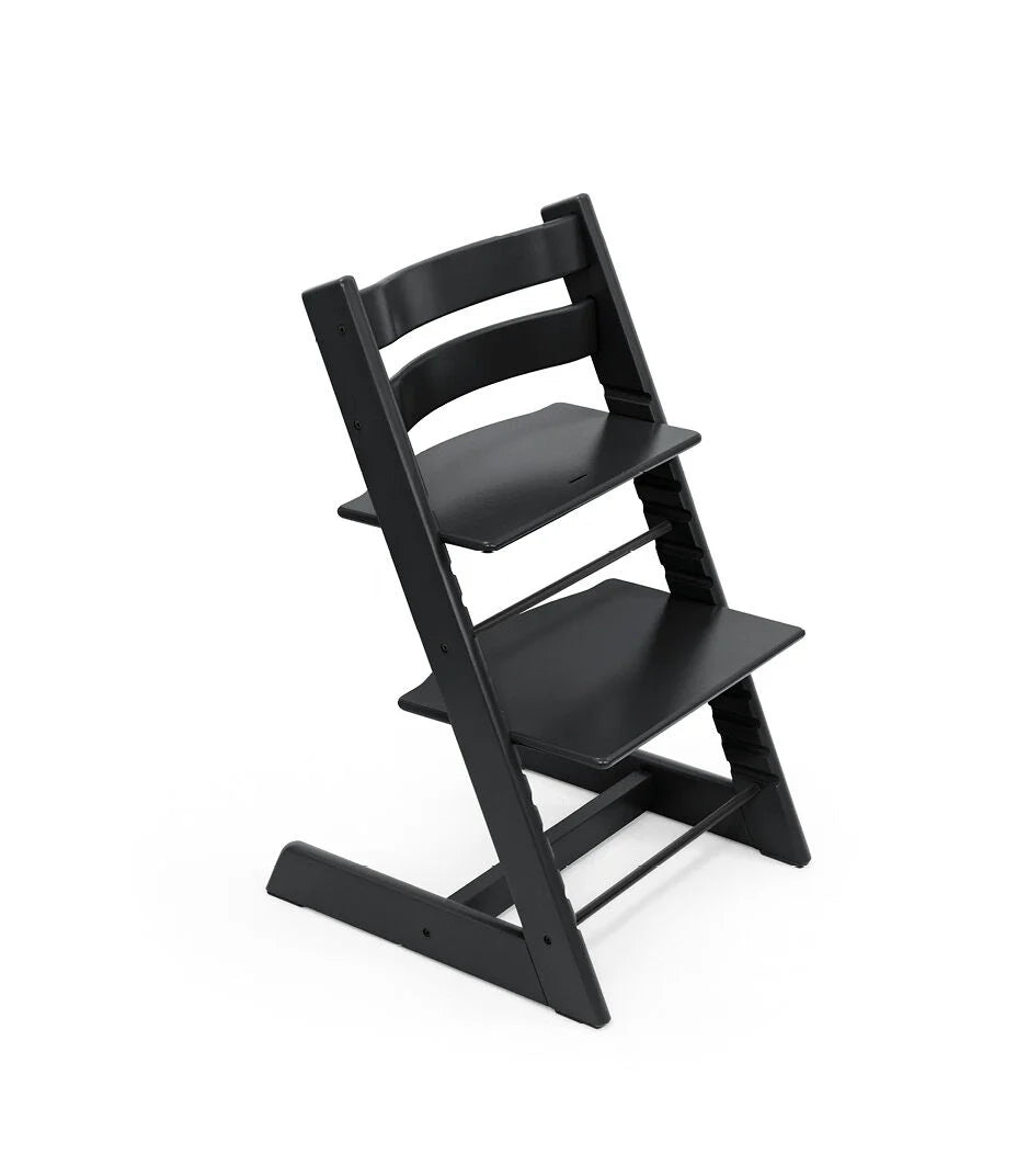 Stokke Tripp Trapp Black kinderstoel in Scandinavisch design, verstelbaar en duurzaam.