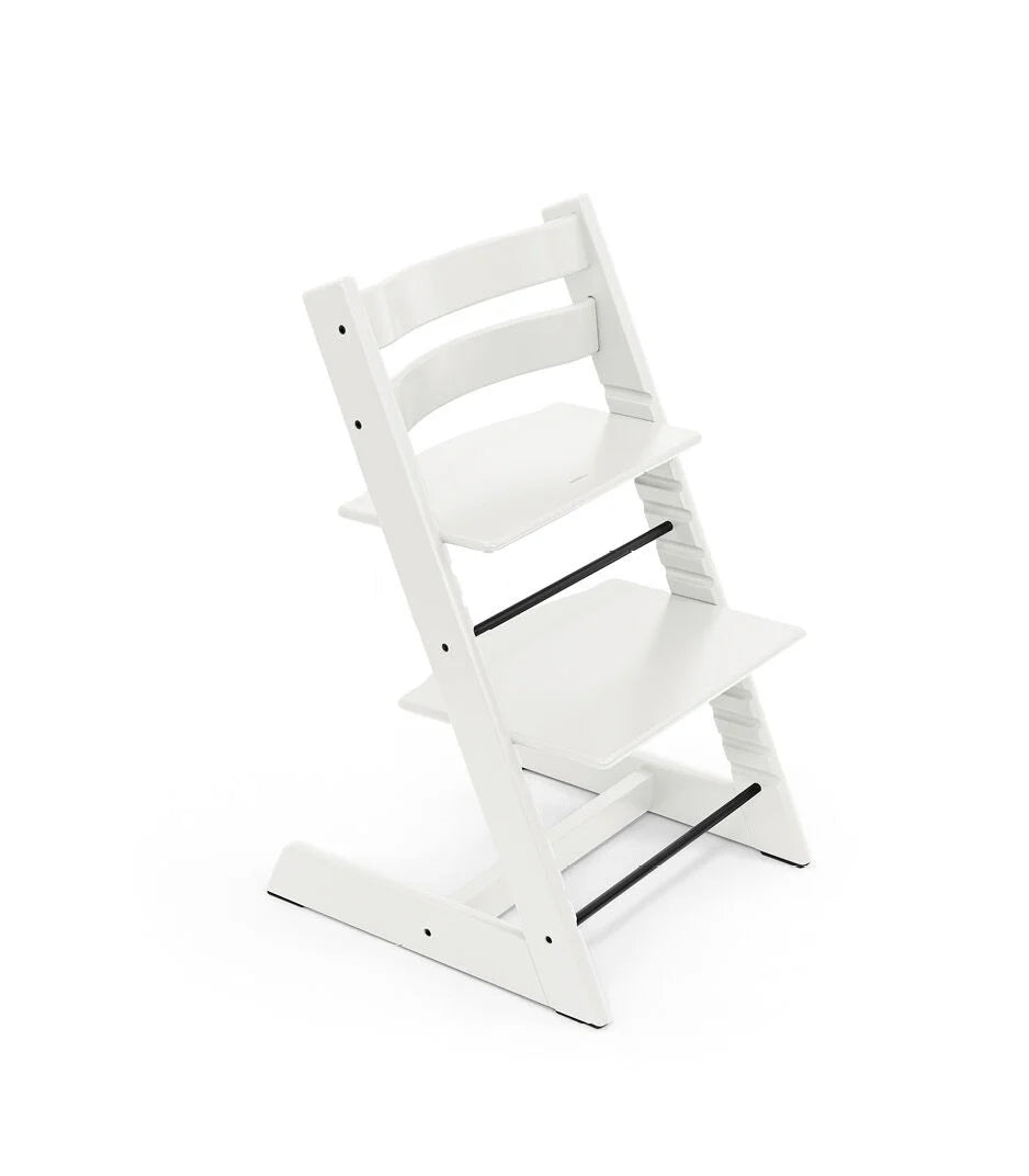 Stokke Tripp Trapp White kinderstoel in Scandinavisch design, verstelbaar en duurzaam.