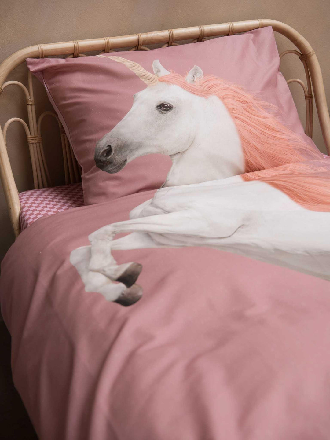 Snurk Unicorn dekbedovertrek 140x200 cm in Dusty Pink met grote eenhoorn fotoprint van biologisch katoen