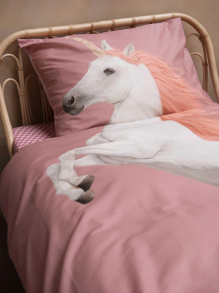 Snurk Unicorn dekbedovertrek 140x200 cm in Dusty Pink met grote eenhoorn fotoprint van biologisch katoen