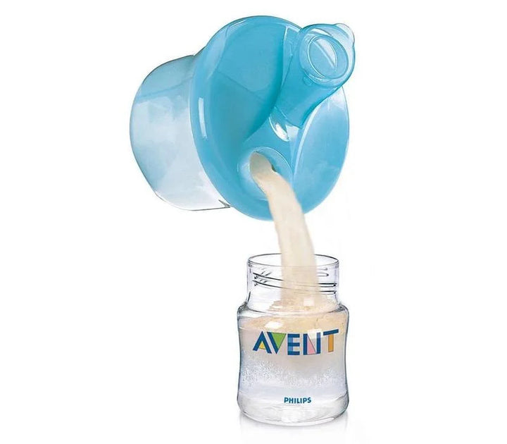 Avent Melkpoederverdeeldoos in blauw met drie luchtdichte compartimenten, BPA-vrij, geschikt voor sterilisatie, magnetron en vaatwasmachine.