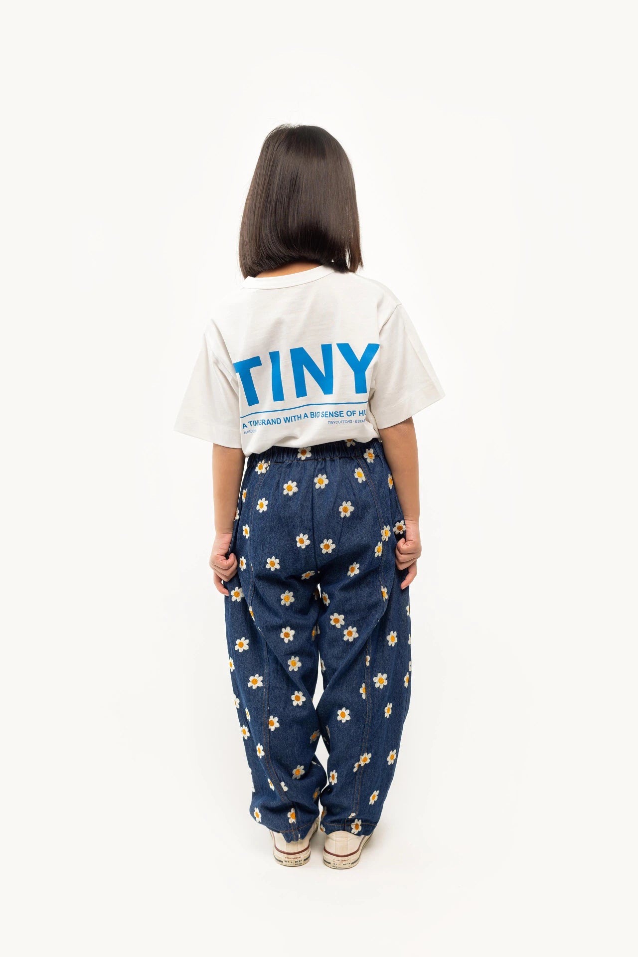 Offwhite T-shirt met TINY-logo van Tiny Cottons