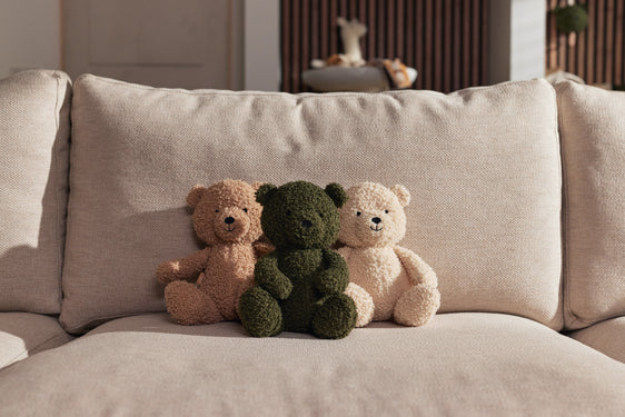 Knuffel Teddy Bear Biscuit van Jollein, gemaakt van zachte bouclé stof, met stevig zittende houding