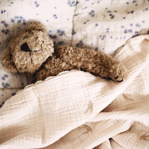 Gentil Coquelicot Paris - Geborduurd Babydeken 65 x 90 cm Zwaluw | Ecru