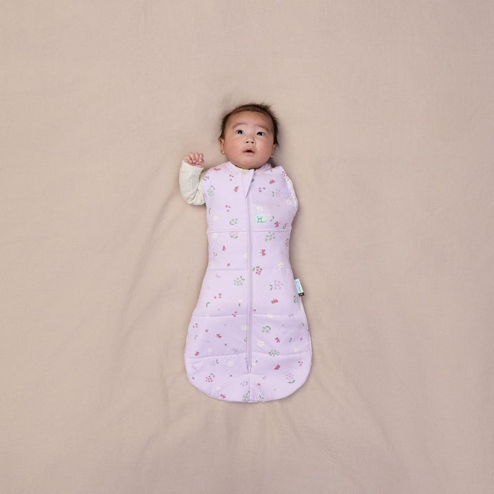 Ergopouch Cocoon slaapzak 2.5 TOG in Butterfly Garden print voor baby's 0-3 maanden