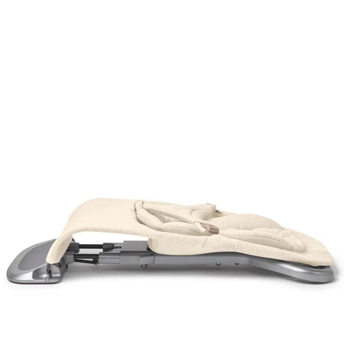 Ergobaby Relax Evolve wipstoeltje in Cream met ergonomische ondersteuning