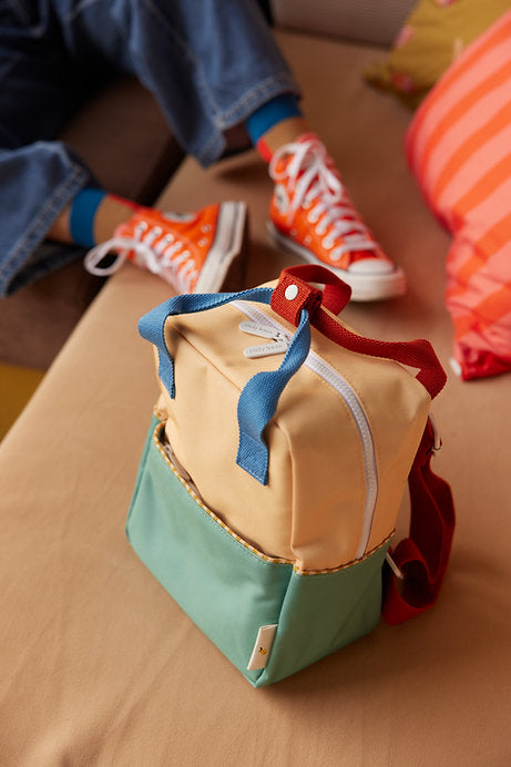 Sticky Lemon rugzak Wonders small in geel en groen met colourblock design