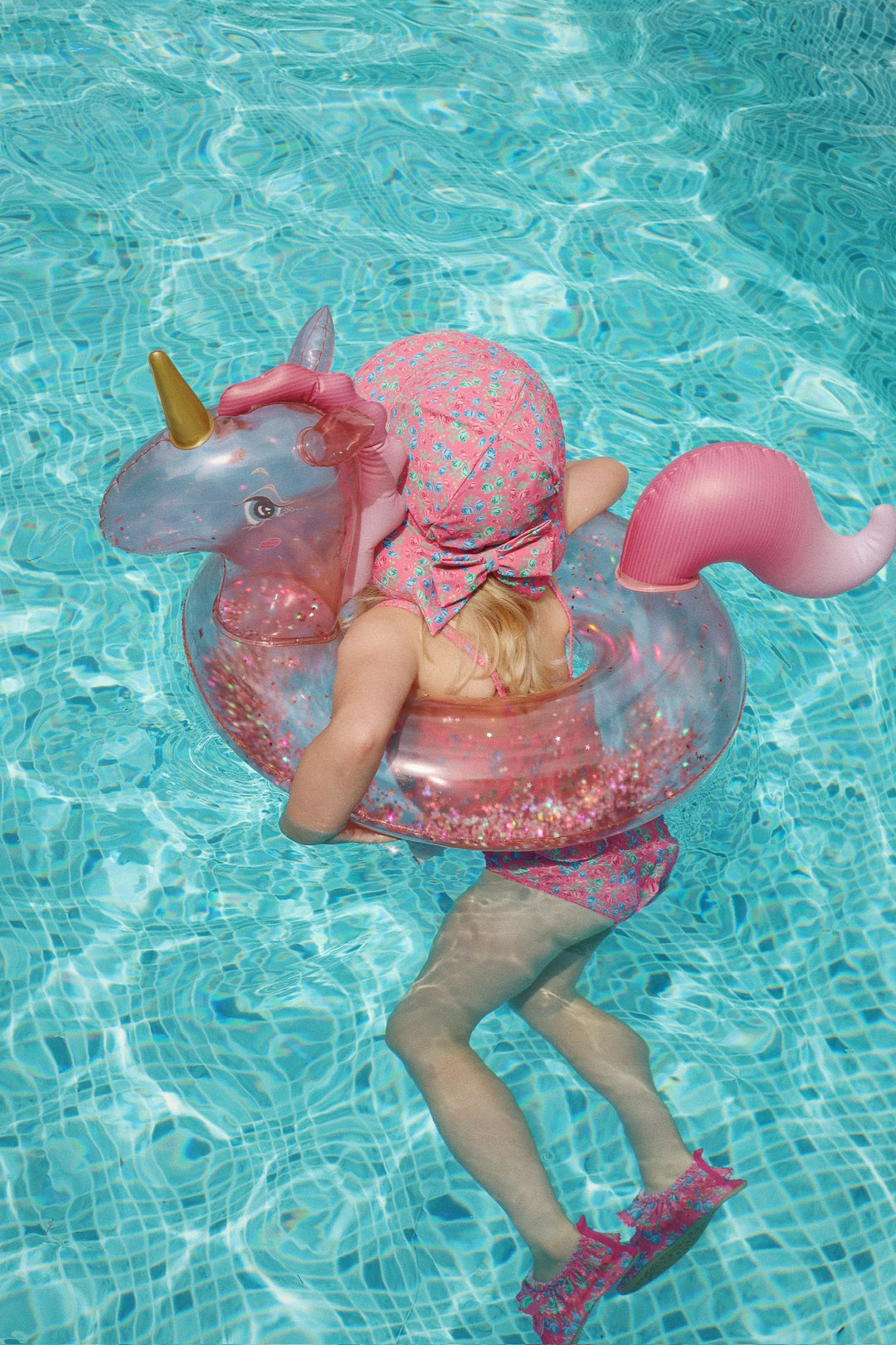 Konges Slojd unicorn zwemring in roze met glitter – Horn Stars Pink