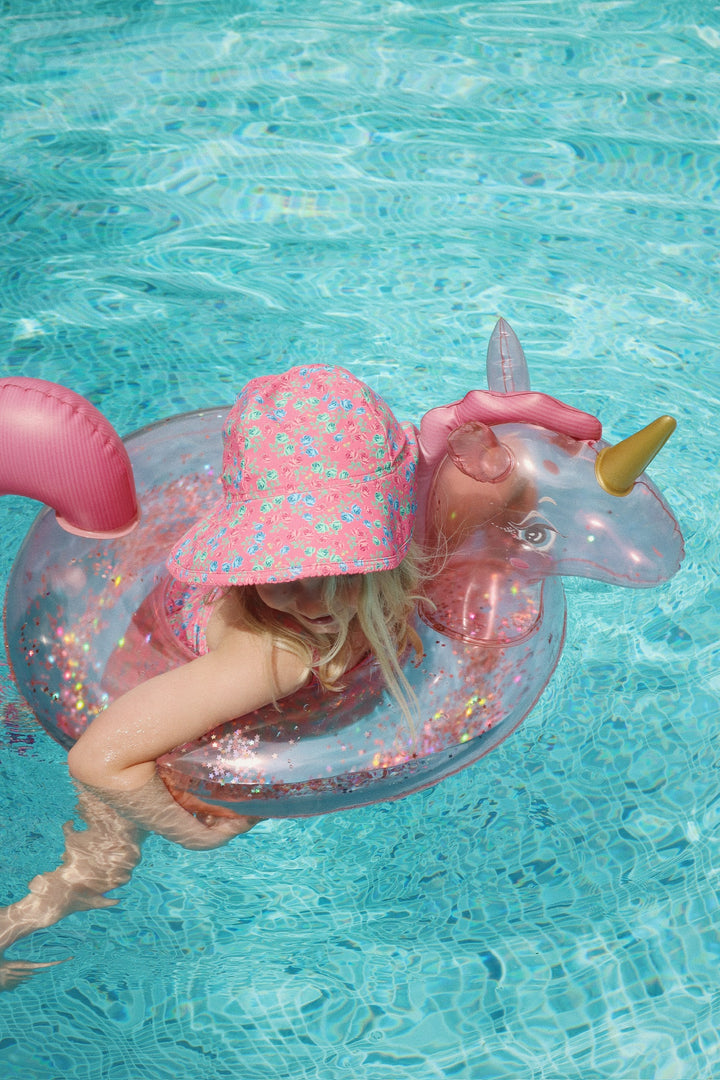 Konges Slojd unicorn zwemring in roze met glitter – Horn Stars Pink