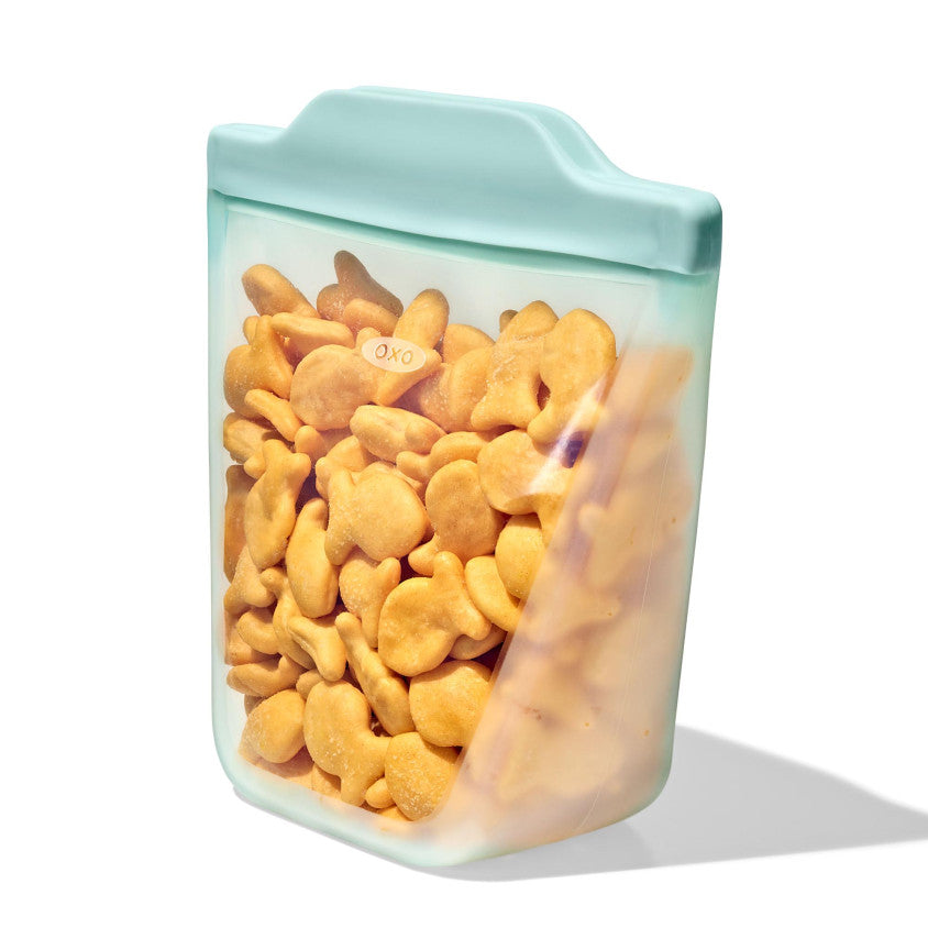 Oxo Tot silicone bewaarzakjes 2-pack Opal/Dusk, staand model met lekvrije sluiting