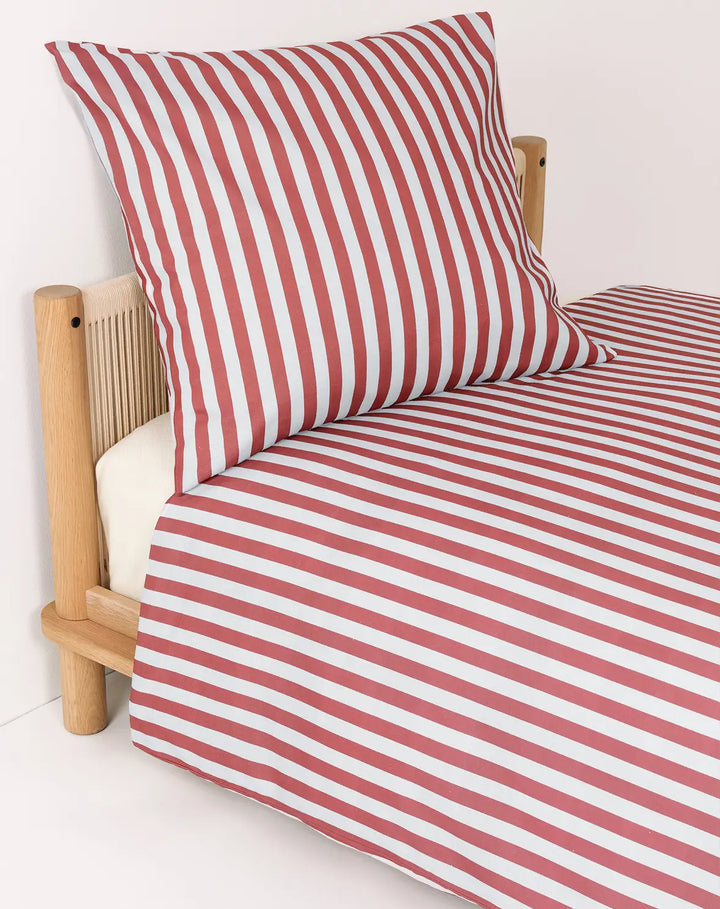 Nobodinoz - Bedovertrek Sheldon 150 x 200 cm | Maroon Stripes